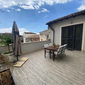 https://villa-la-terrazza-dellodeon.taorminaitalyhotels.com